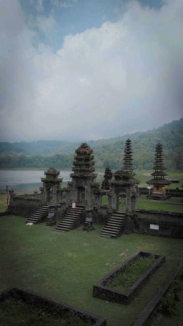 https://d2zmqyh8caa94h.cloudfront.net/creator_social_media_contents/instagram/reels/C-nuhe_yZ3n/C-nuhe_yZ3n.mp4
