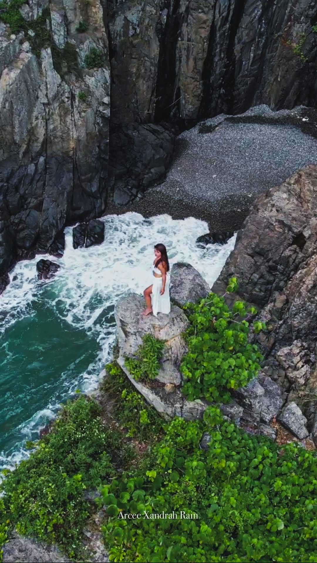 https://d2zmqyh8caa94h.cloudfront.net/creator_social_media_contents/instagram/reels/C0d6Z09BPX5/C0d6Z09BPX5.mp4