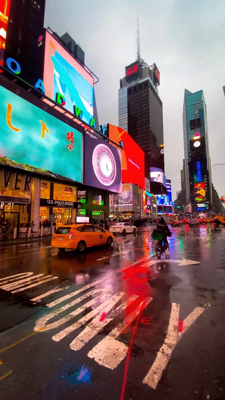 https://d2zmqyh8caa94h.cloudfront.net/creator_social_media_contents/instagram/reels/C43p40EuN87/C43p40EuN87.mp4
