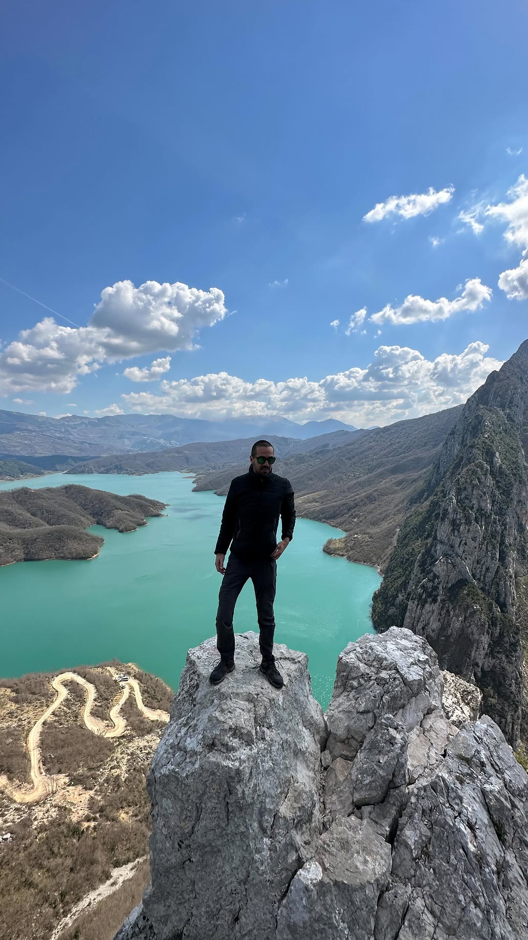 https://d2zmqyh8caa94h.cloudfront.net/creator_social_media_contents/instagram/reels/C43zPRiISd6/C43zPRiISd6.mp4