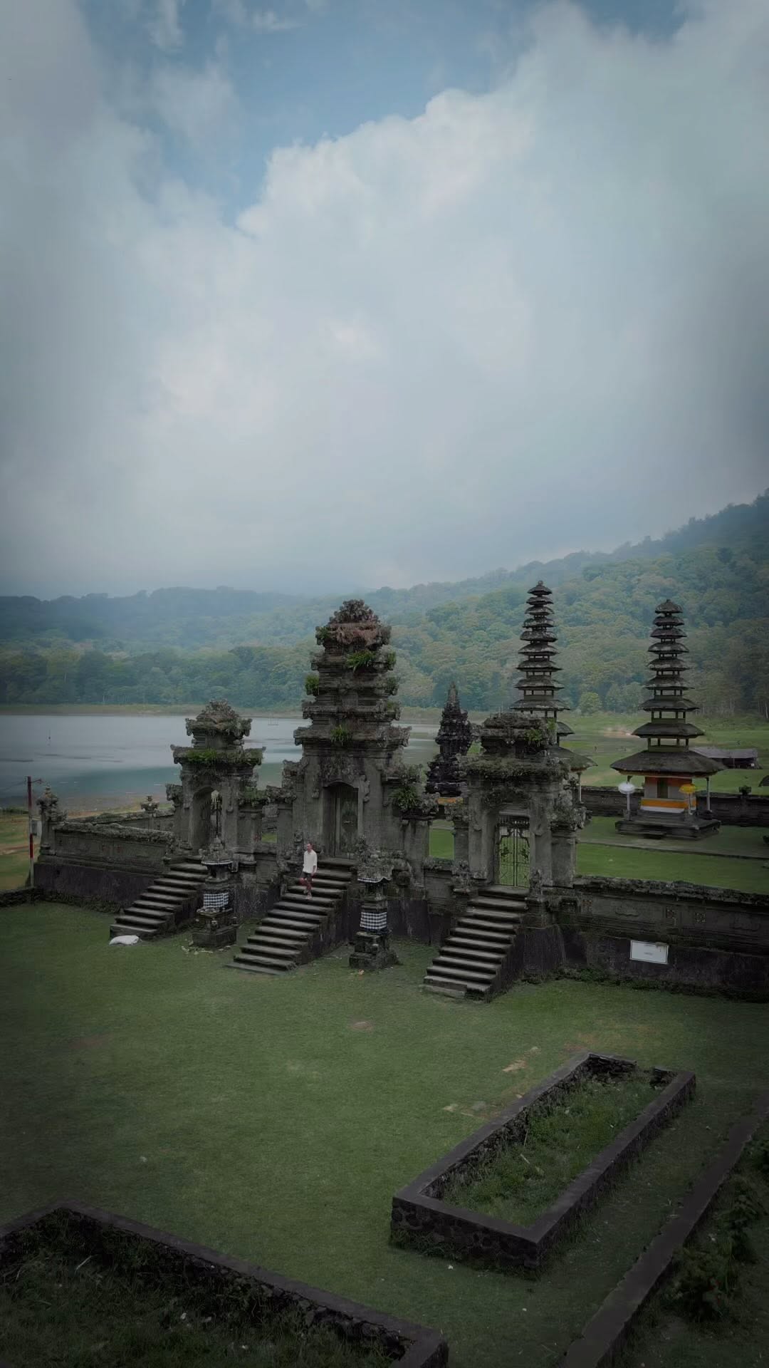 https://d2zmqyh8caa94h.cloudfront.net/creator_social_media_contents/instagram/reels/C6BC1XvPZgh/C6BC1XvPZgh.mp4