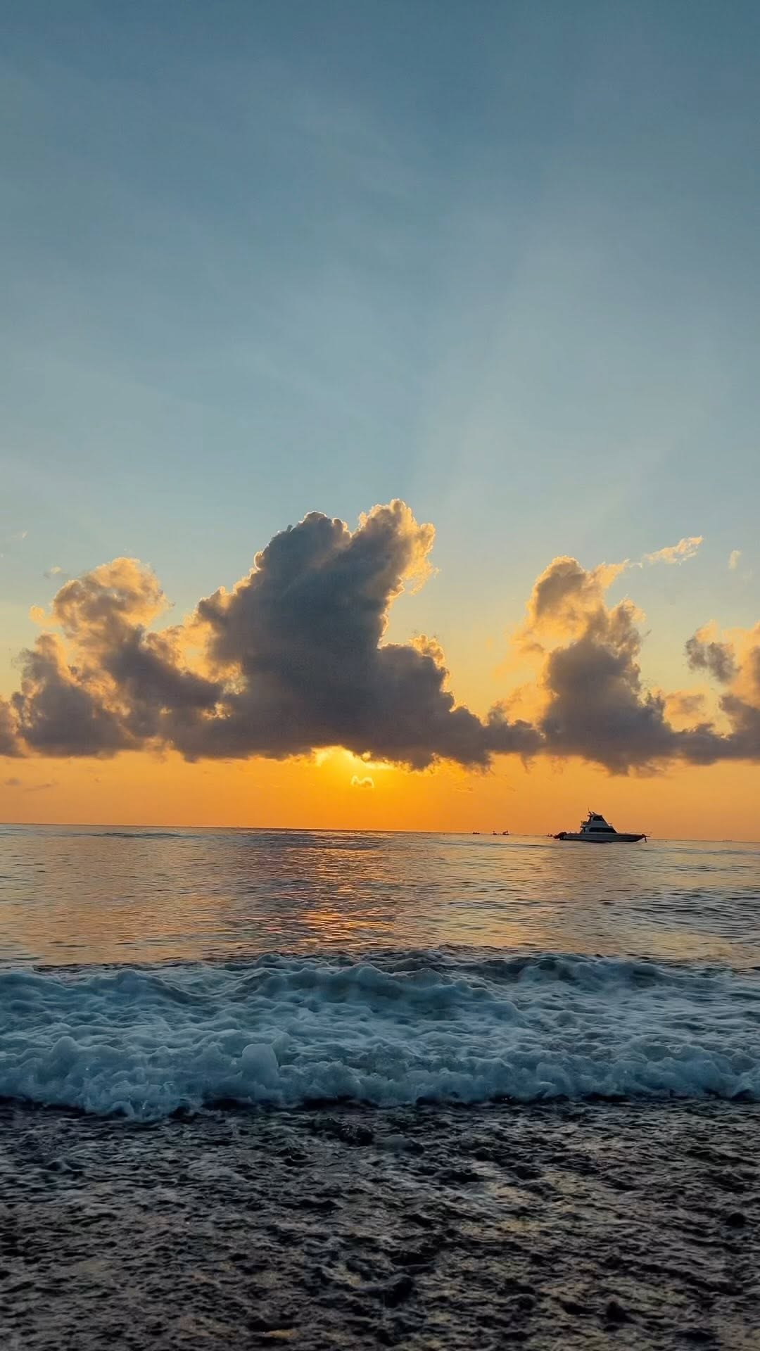 https://d2zmqyh8caa94h.cloudfront.net/creator_social_media_contents/instagram/reels/C7L6FsIP1_T/C7L6FsIP1_T.mp4
