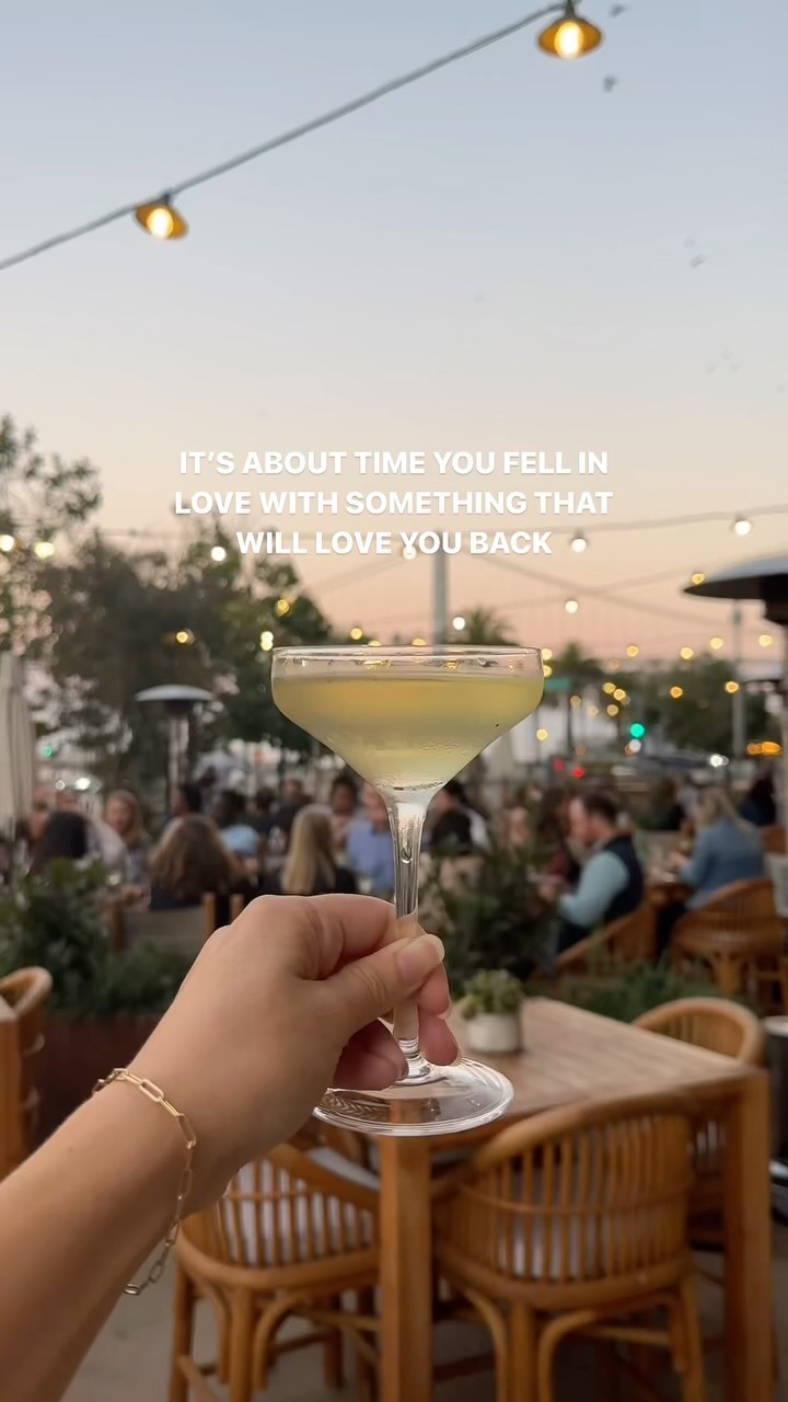 https://d2zmqyh8caa94h.cloudfront.net/creator_social_media_contents/instagram/reels/C7O8SjZRQKo/C7O8SjZRQKo.mp4