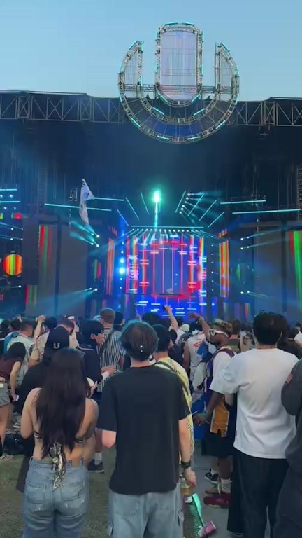 https://d2zmqyh8caa94h.cloudfront.net/creator_social_media_contents/instagram/reels/C7_eS0nSlHq/C7_eS0nSlHq.mp4