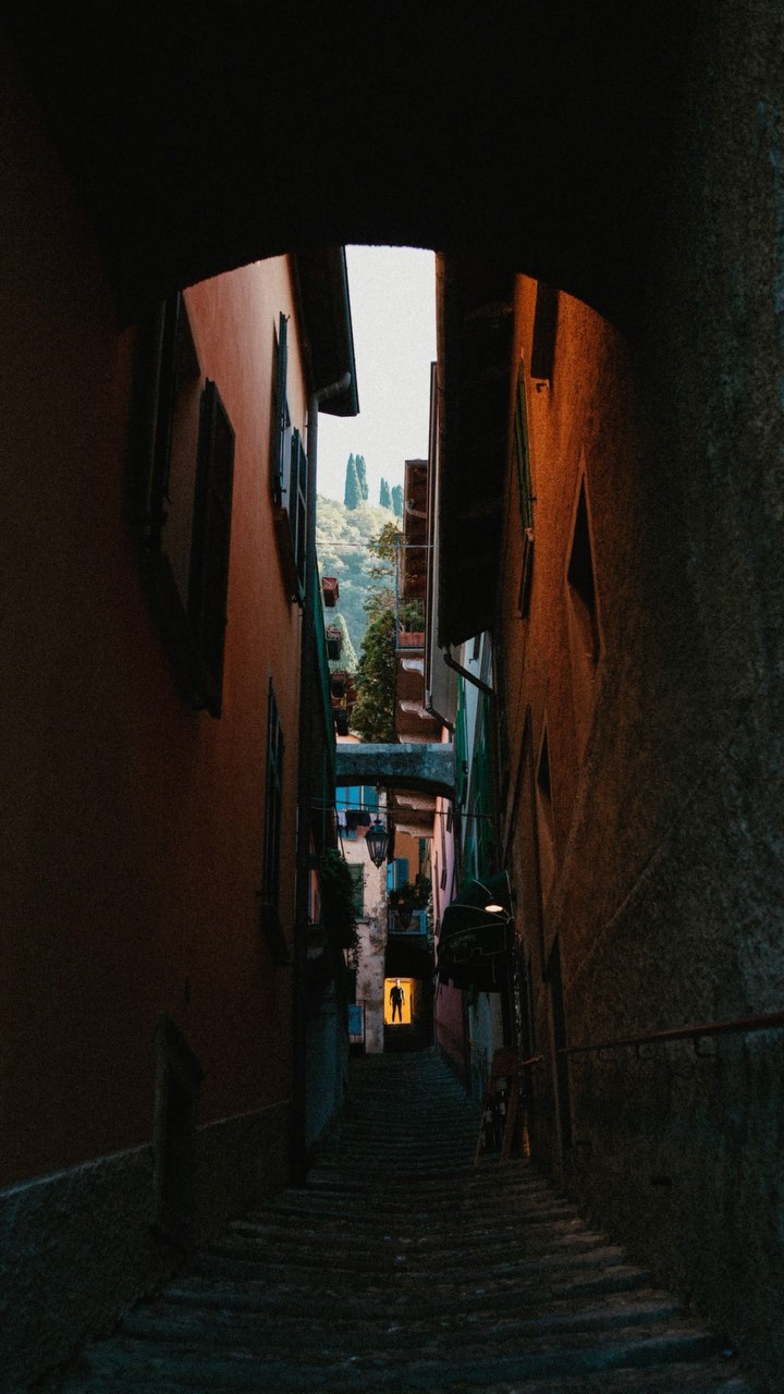 https://d2zmqyh8caa94h.cloudfront.net/creator_social_media_contents/instagram/reels/CV-vi-KgzS9/CV-vi-KgzS9.mp4