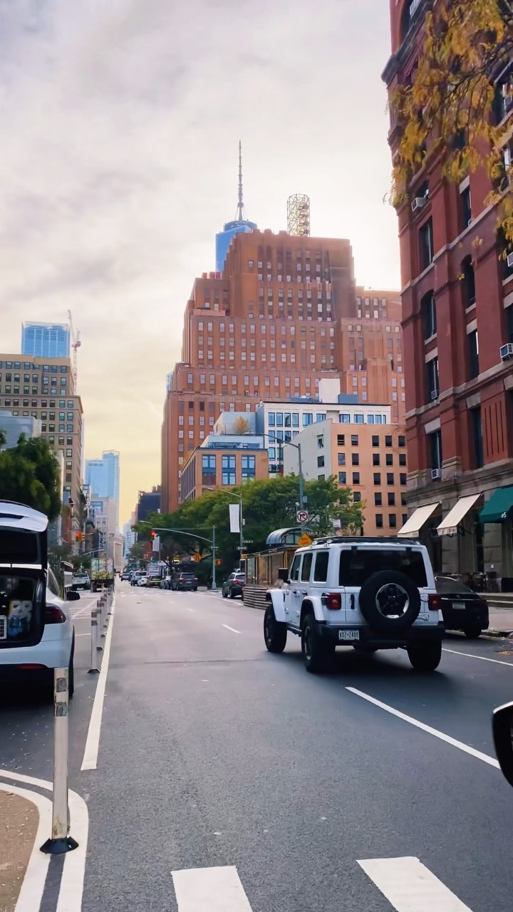 https://d2zmqyh8caa94h.cloudfront.net/creator_social_media_contents/instagram/reels/CWBEZEugP6Z/CWBEZEugP6Z.mp4