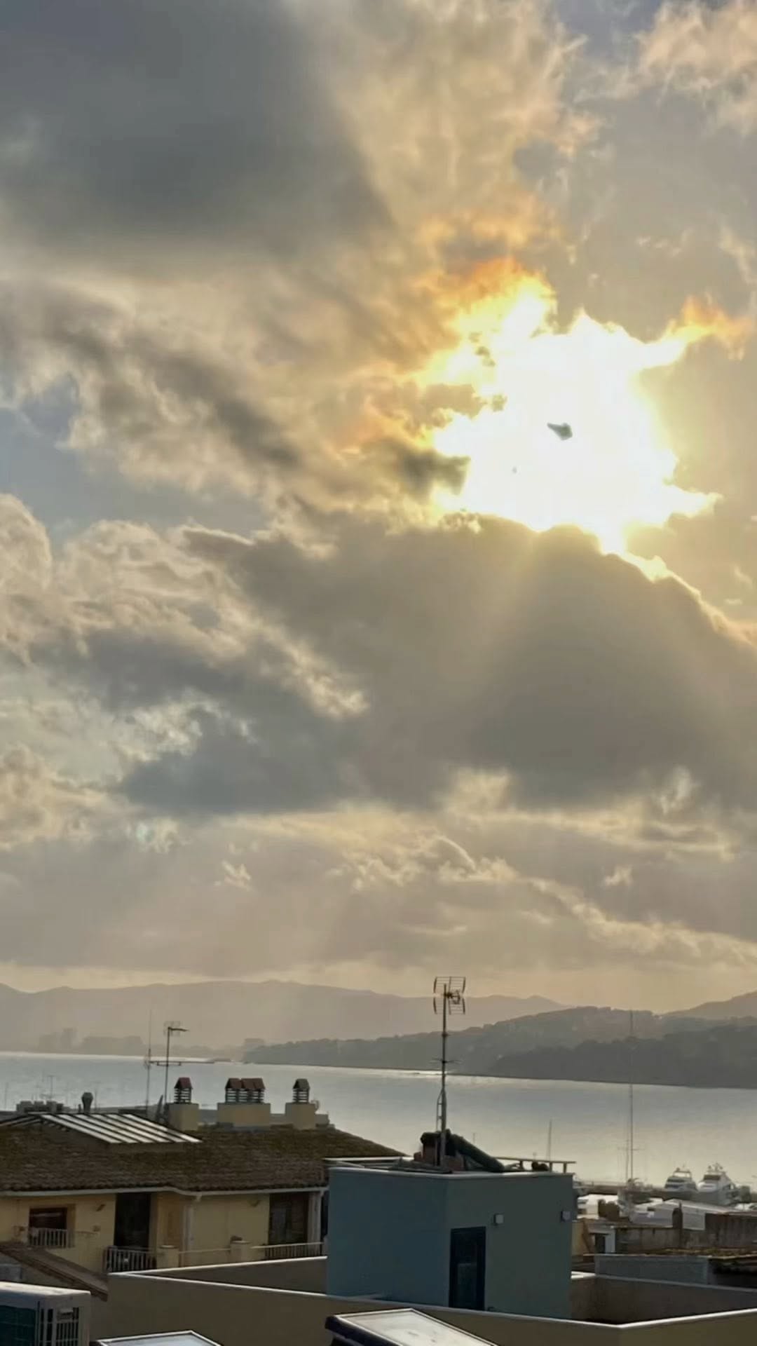 https://d2zmqyh8caa94h.cloudfront.net/creator_social_media_contents/instagram/reels/CbsM5UVIKQ8/CbsM5UVIKQ8.mp4