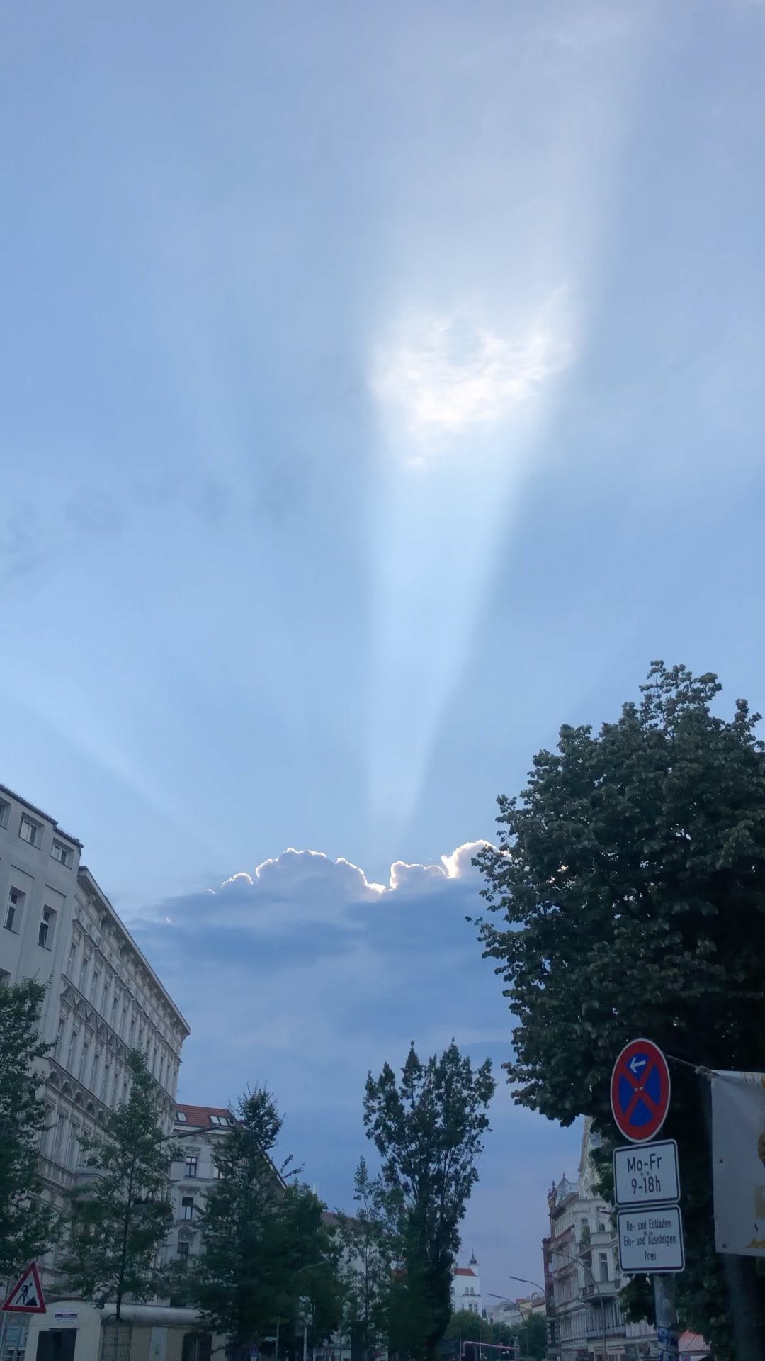 https://d2zmqyh8caa94h.cloudfront.net/creator_social_media_contents/instagram/reels/CgSZUEKD1OP/CgSZUEKD1OP.mp4