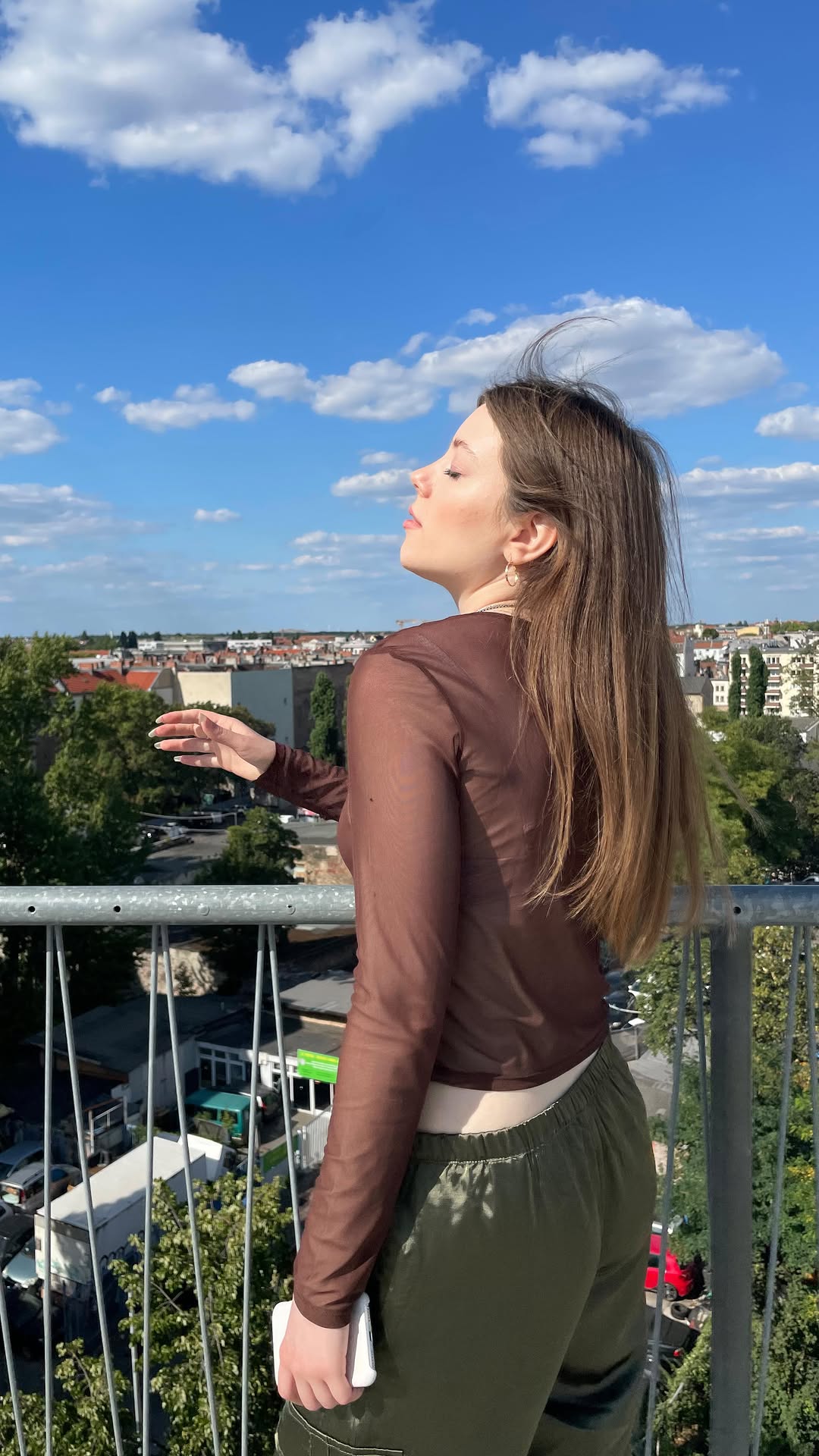 https://d2zmqyh8caa94h.cloudfront.net/creator_social_media_contents/instagram/reels/ChQk97yP3sE/ChQk97yP3sE.mp4