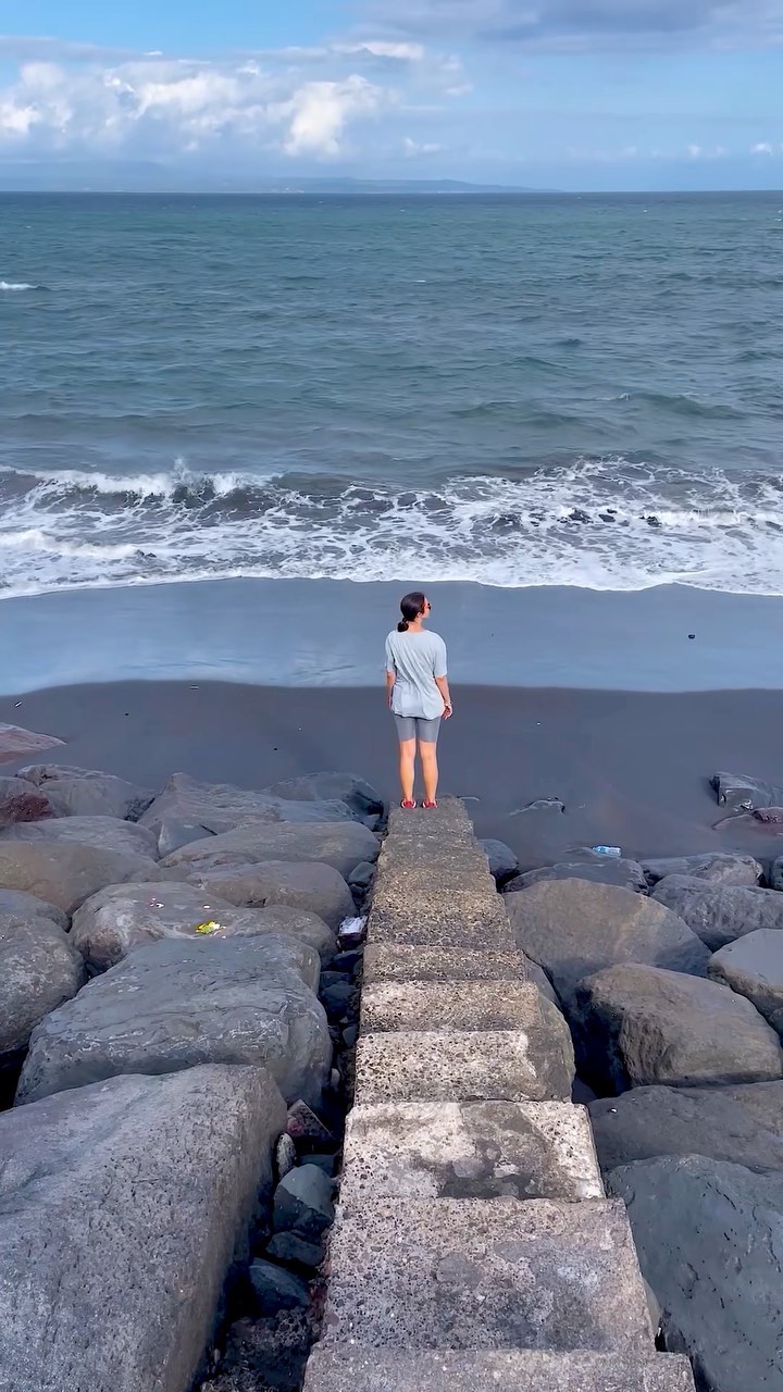 https://d2zmqyh8caa94h.cloudfront.net/creator_social_media_contents/instagram/reels/ChsPSRht7ER/ChsPSRht7ER.mp4