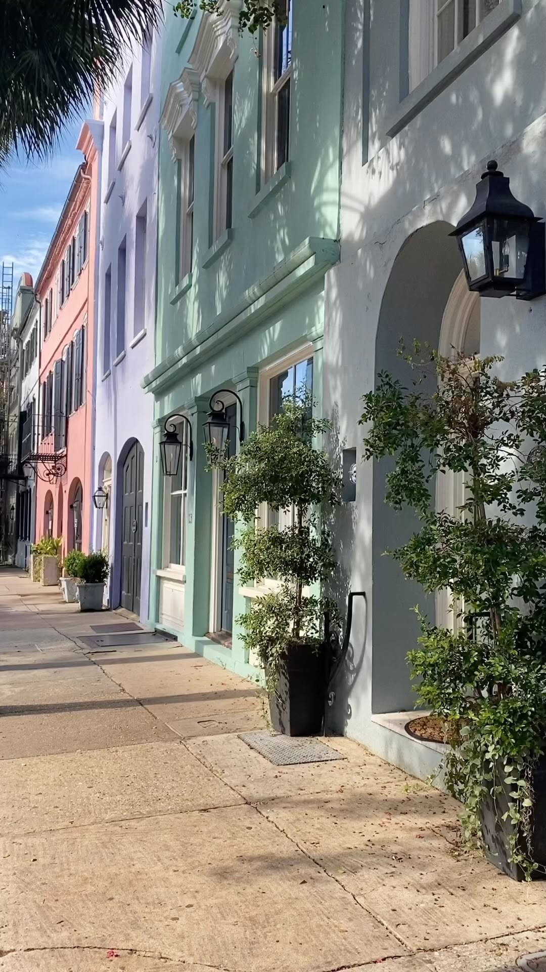 https://d2zmqyh8caa94h.cloudfront.net/creator_social_media_contents/instagram/reels/CiiHYhhAtYN/CiiHYhhAtYN.mp4