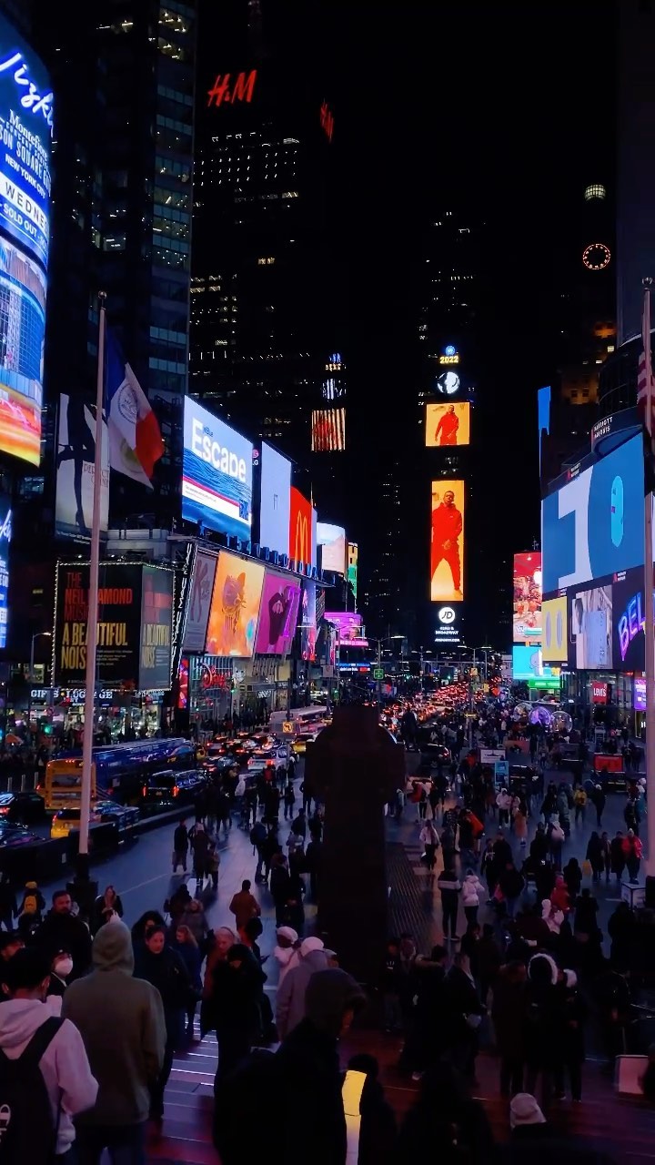 https://d2zmqyh8caa94h.cloudfront.net/creator_social_media_contents/instagram/reels/ClZzqvPgx9j/ClZzqvPgx9j.mp4