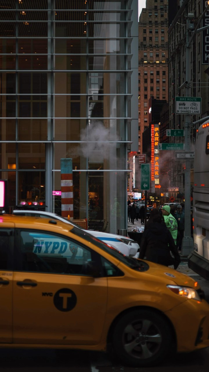 https://d2zmqyh8caa94h.cloudfront.net/creator_social_media_contents/instagram/reels/Cm-mTHYBbSs/Cm-mTHYBbSs.mp4