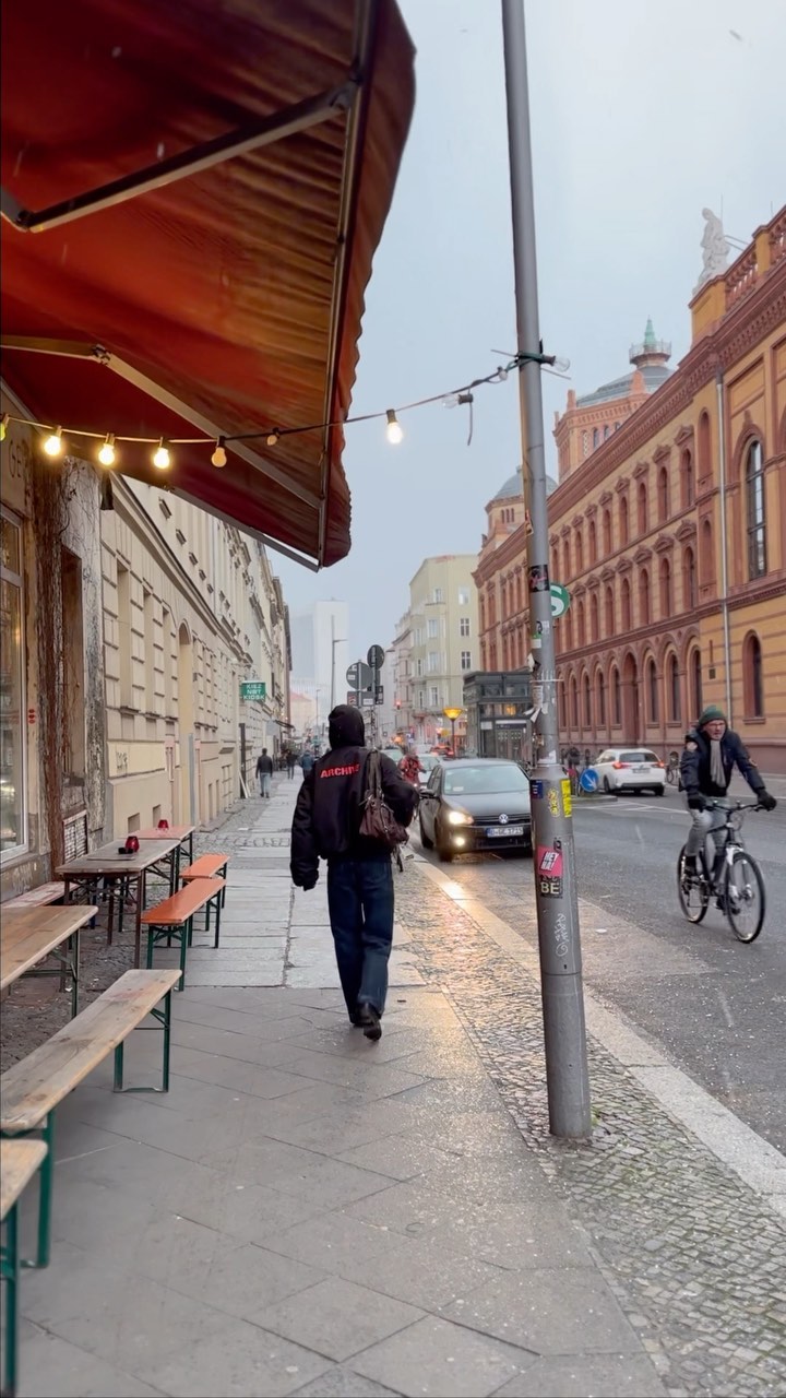 https://d2zmqyh8caa94h.cloudfront.net/creator_social_media_contents/instagram/reels/CqTQ457vs_B/CqTQ457vs_B.mp4