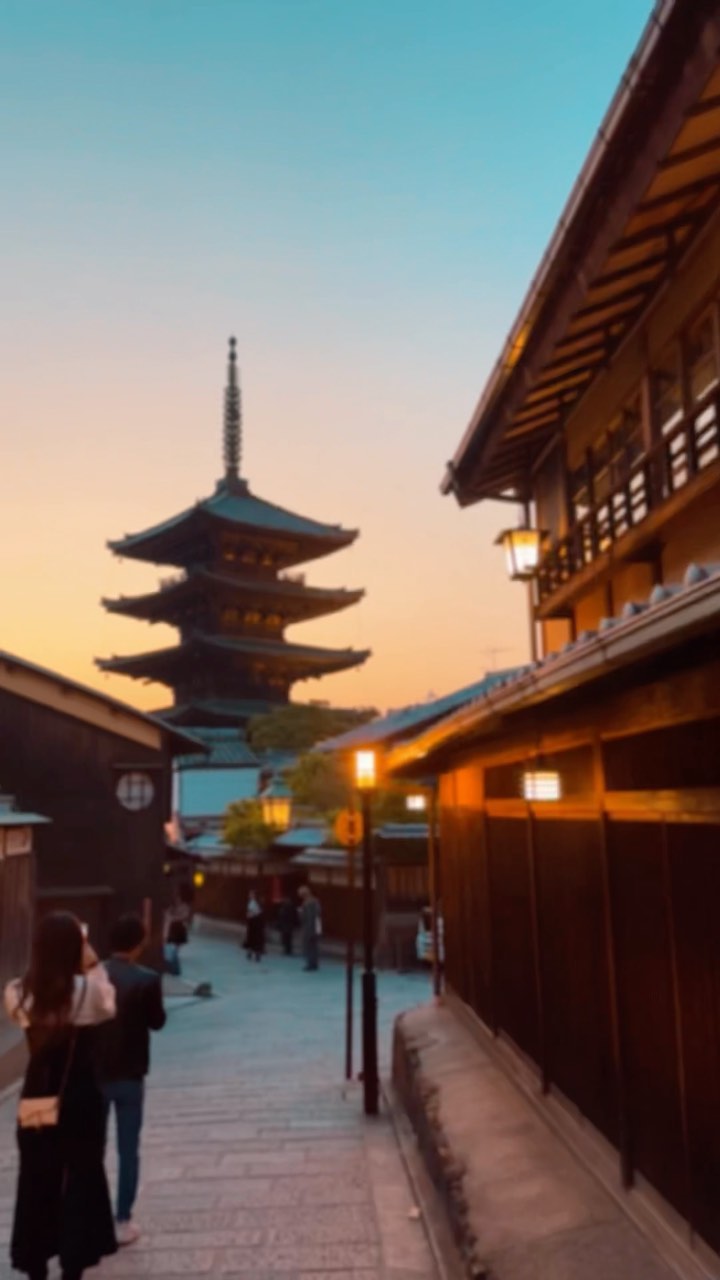 https://d2zmqyh8caa94h.cloudfront.net/creator_social_media_contents/instagram/reels/Crz2bMnpgce/Crz2bMnpgce.mp4