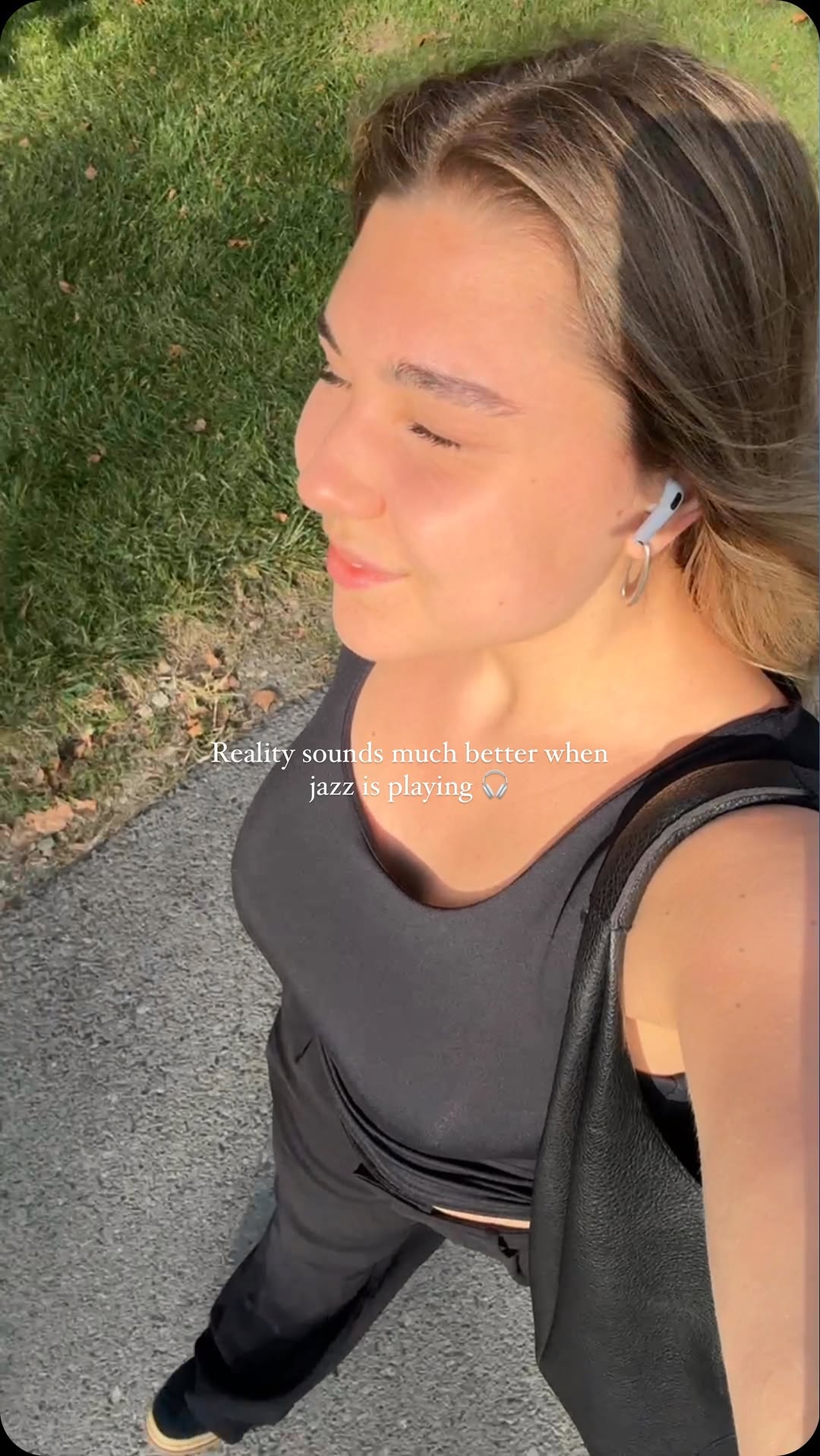 https://d2zmqyh8caa94h.cloudfront.net/creator_social_media_contents/instagram/reels/DAD8JEBx_YQ/DAD8JEBx_YQ.mp4