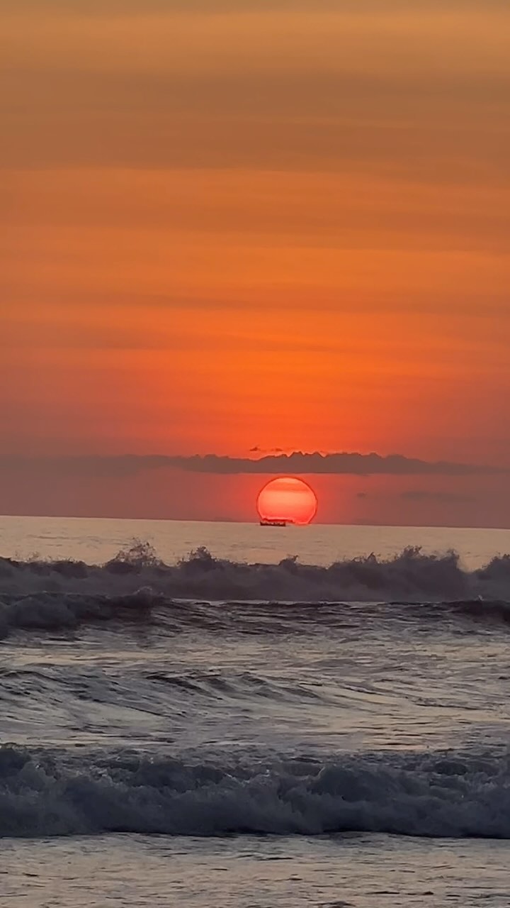 https://d2zmqyh8caa94h.cloudfront.net/creator_social_media_contents/instagram/reels/DAPkjRHvnou/DAPkjRHvnou.mp4