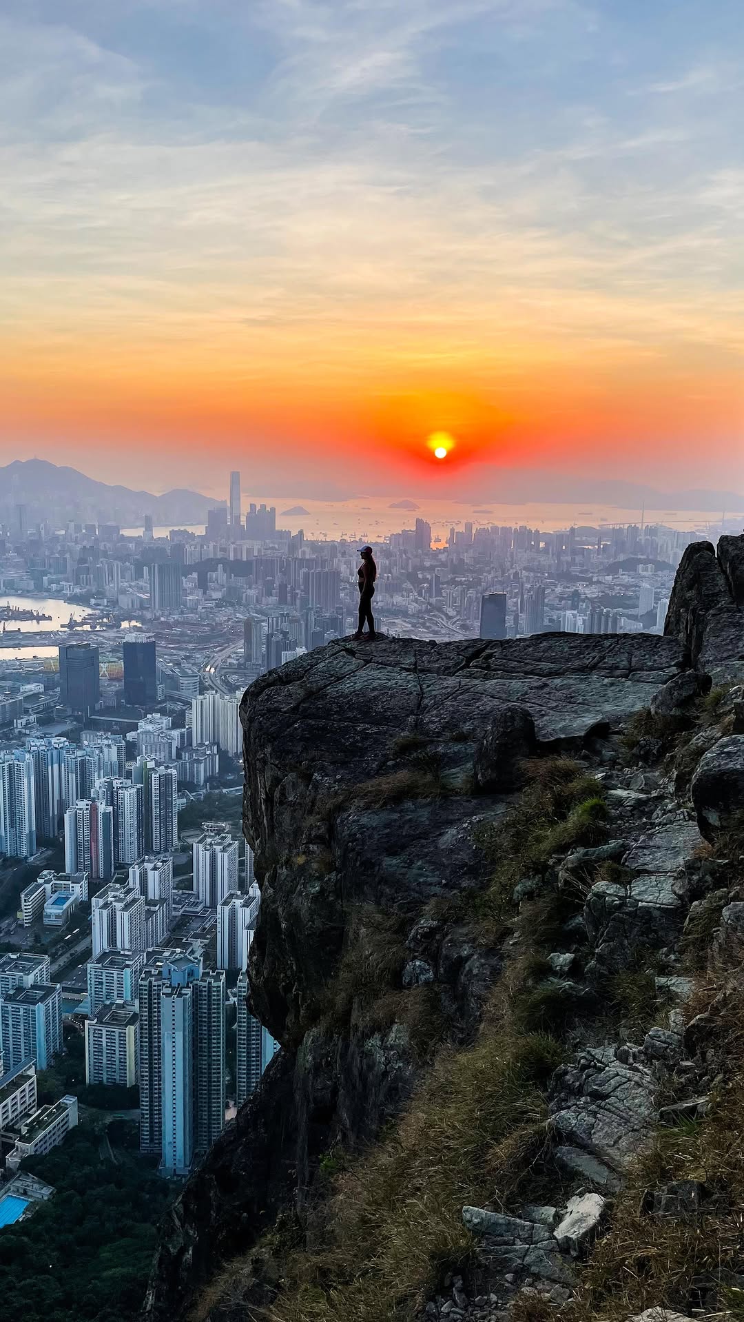 https://d2zmqyh8caa94h.cloudfront.net/creator_social_media_contents/instagram/reels/DCJnAALBBI2/DCJnAALBBI2.mp4