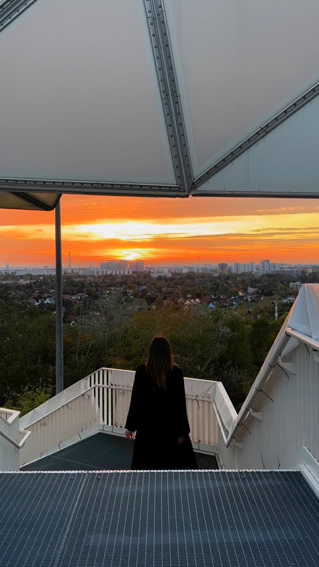 https://d2zmqyh8caa94h.cloudfront.net/creator_social_media_contents/instagram/reels/DDIKHPJtC9q/DDIKHPJtC9q.mp4