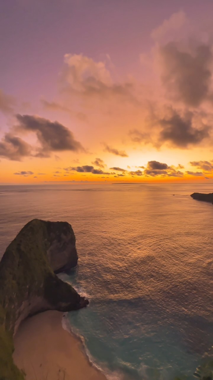https://d2zmqyh8caa94h.cloudfront.net/creator_social_media_contents/instagram/reels/DECpGzev6qJ/DECpGzev6qJ.mp4