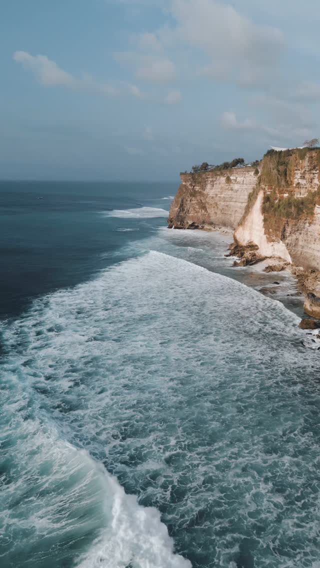 https://d2zmqyh8caa94h.cloudfront.net/creator_social_media_contents/instagram/reels/DFLi3UlTy1B/DFLi3UlTy1B.mp4