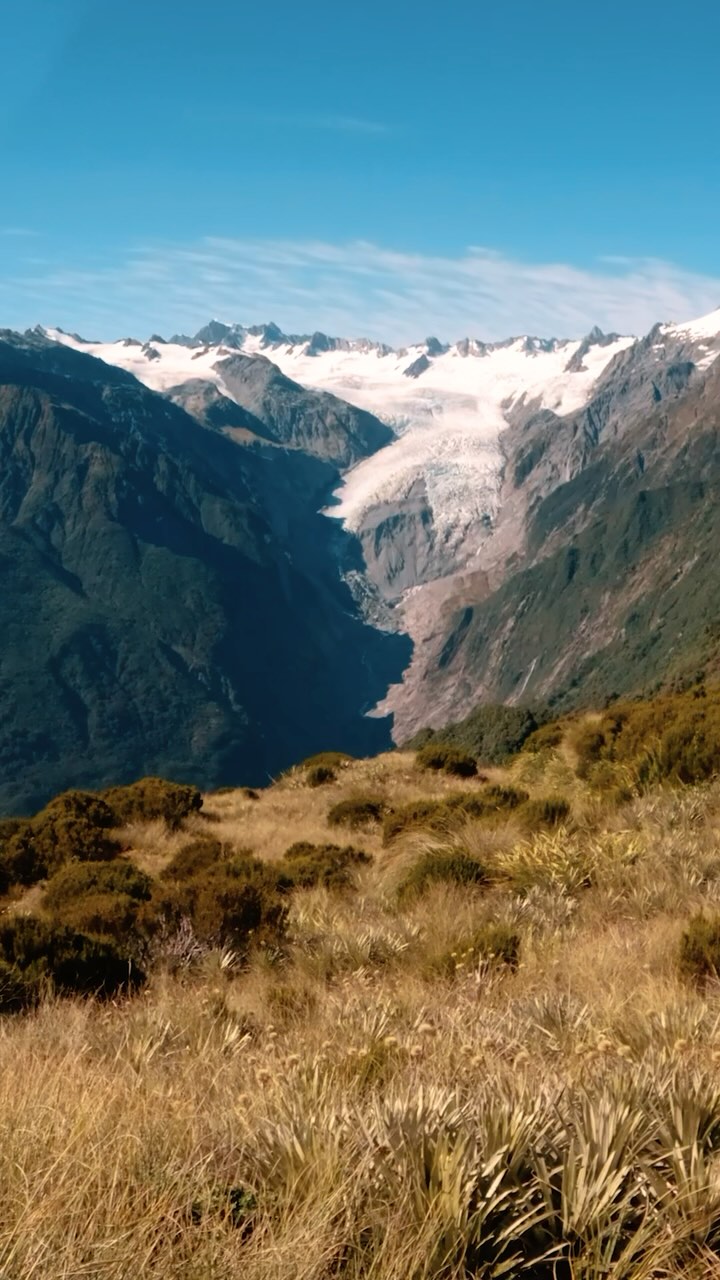 https://d2zmqyh8caa94h.cloudfront.net/creator_social_media_contents/instagram/reels/DG-A71VxTFd/DG-A71VxTFd.mp4