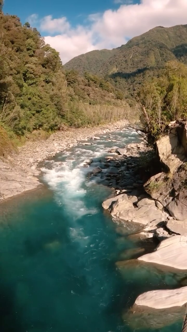 https://d2zmqyh8caa94h.cloudfront.net/creator_social_media_contents/instagram/reels/DG2mR-HyeIj/DG2mR-HyeIj.mp4