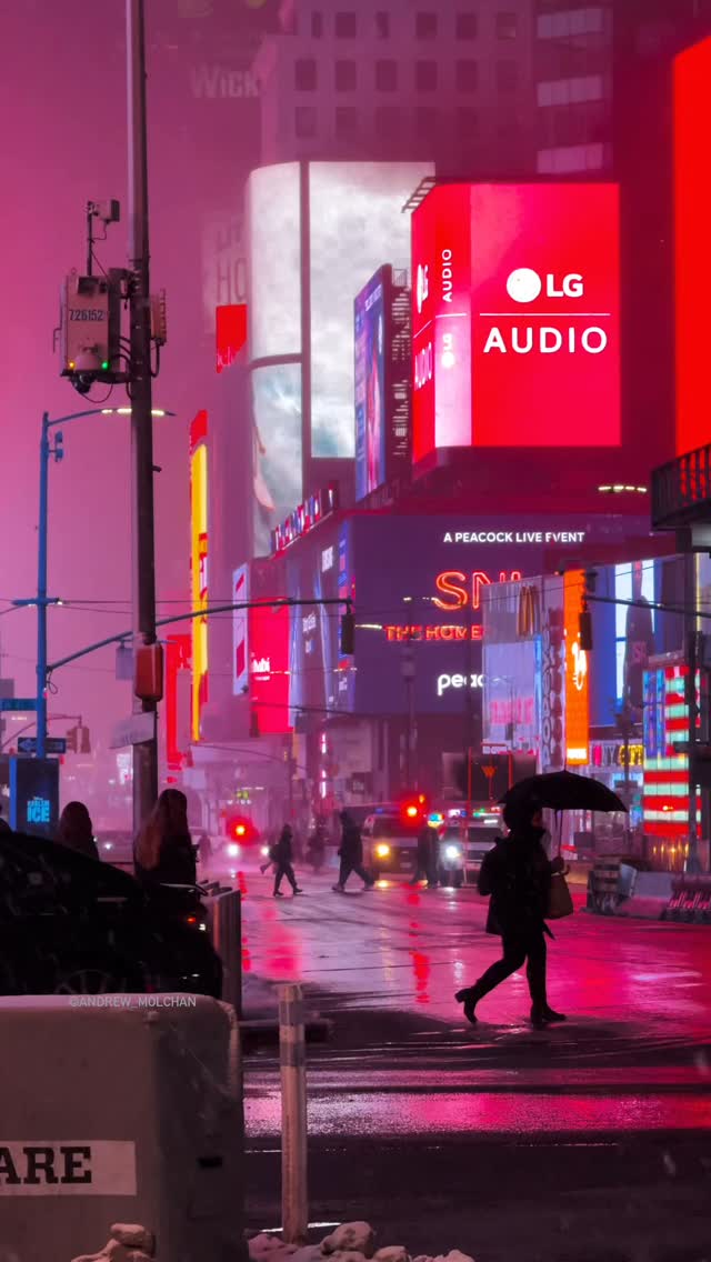 https://d2zmqyh8caa94h.cloudfront.net/creator_social_media_contents/instagram/reels/DGGfSyCOIkj/DGGfSyCOIkj.mp4