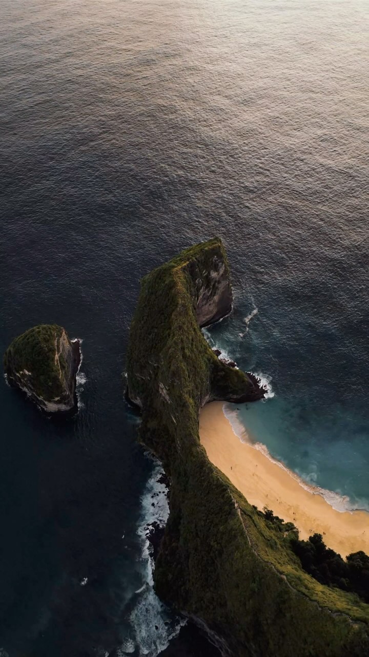 https://d2zmqyh8caa94h.cloudfront.net/creator_social_media_contents/instagram/reels/DGP7ylUvQ5N/DGP7ylUvQ5N.mp4