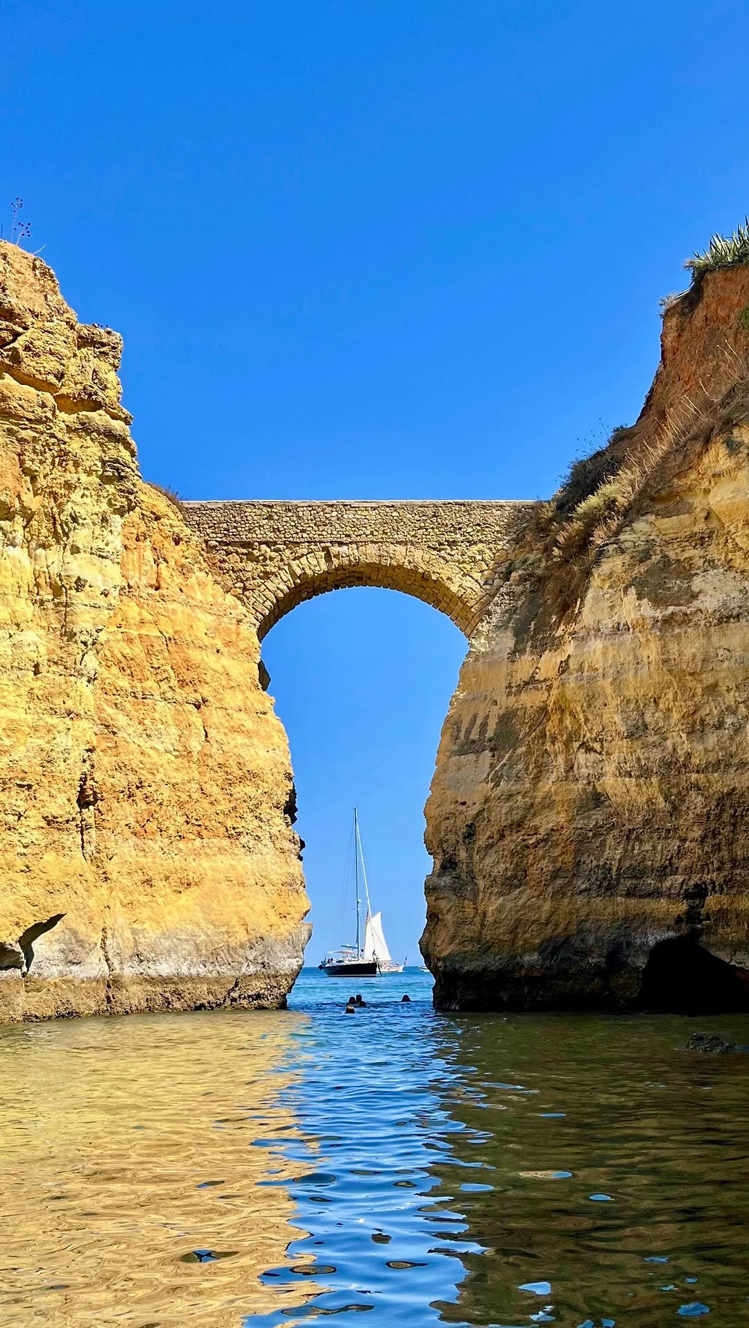 https://d2zmqyh8caa94h.cloudfront.net/creator_social_media_contents/instagram/reels/DGVuPgYKWK6/DGVuPgYKWK6.mp4