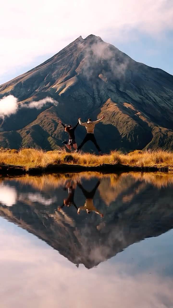 https://d2zmqyh8caa94h.cloudfront.net/creator_social_media_contents/instagram/reels/DGpU2MzyBxs/DGpU2MzyBxs.mp4
