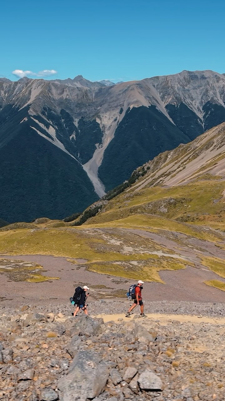 https://d2zmqyh8caa94h.cloudfront.net/creator_social_media_contents/instagram/reels/DHVPt05xOZa/DHVPt05xOZa.mp4