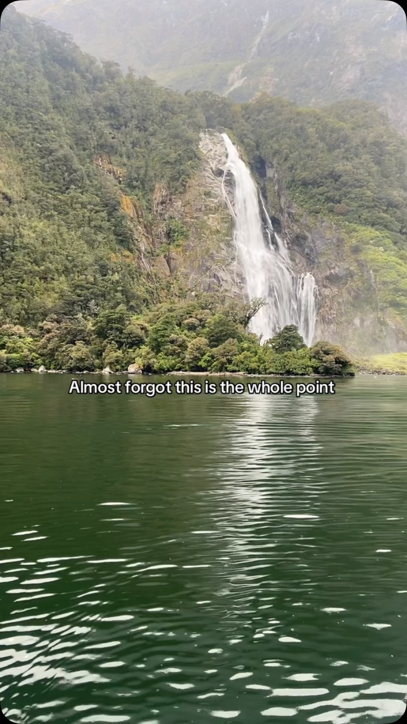 https://d2zmqyh8caa94h.cloudfront.net/creator_social_media_contents/instagram/reels/DIUA8CcPSDo/DIUA8CcPSDo.mp4