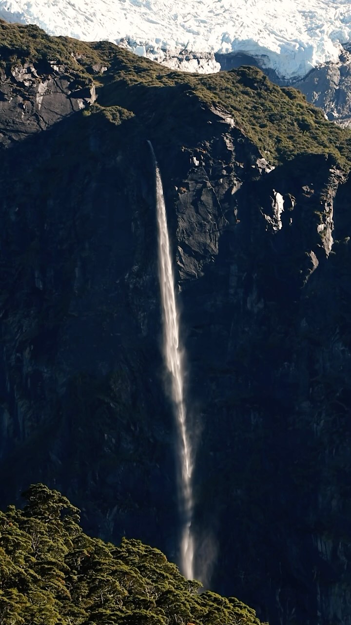 https://d2zmqyh8caa94h.cloudfront.net/creator_social_media_contents/instagram/reels/DIniJdeyeeR/DIniJdeyeeR.mp4