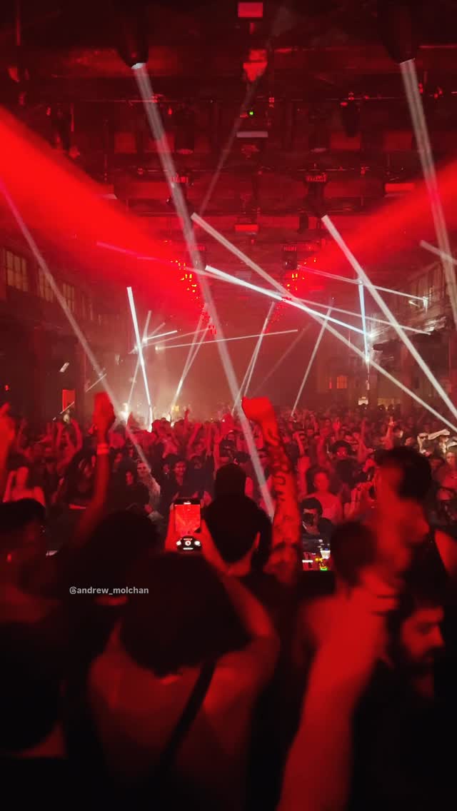 https://d2zmqyh8caa94h.cloudfront.net/creator_social_media_contents/instagram/reels/DJ2gt9rOVgf/DJ2gt9rOVgf.mp4