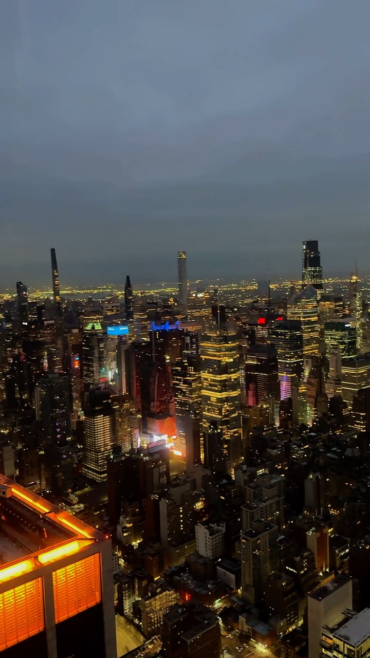 https://d2zmqyh8caa94h.cloudfront.net/creator_social_media_contents/instagram/reels/DJ7KNX3RhsW/DJ7KNX3RhsW.mp4
