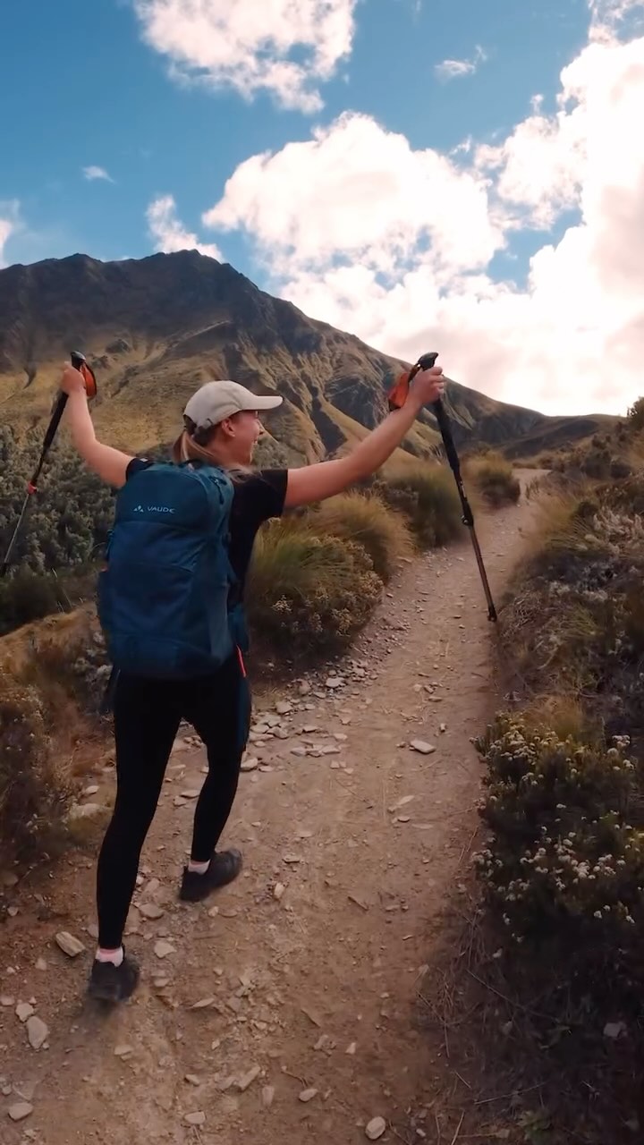 https://d2zmqyh8caa94h.cloudfront.net/creator_social_media_contents/instagram/reels/DJVwuLAyKab/DJVwuLAyKab.mp4
