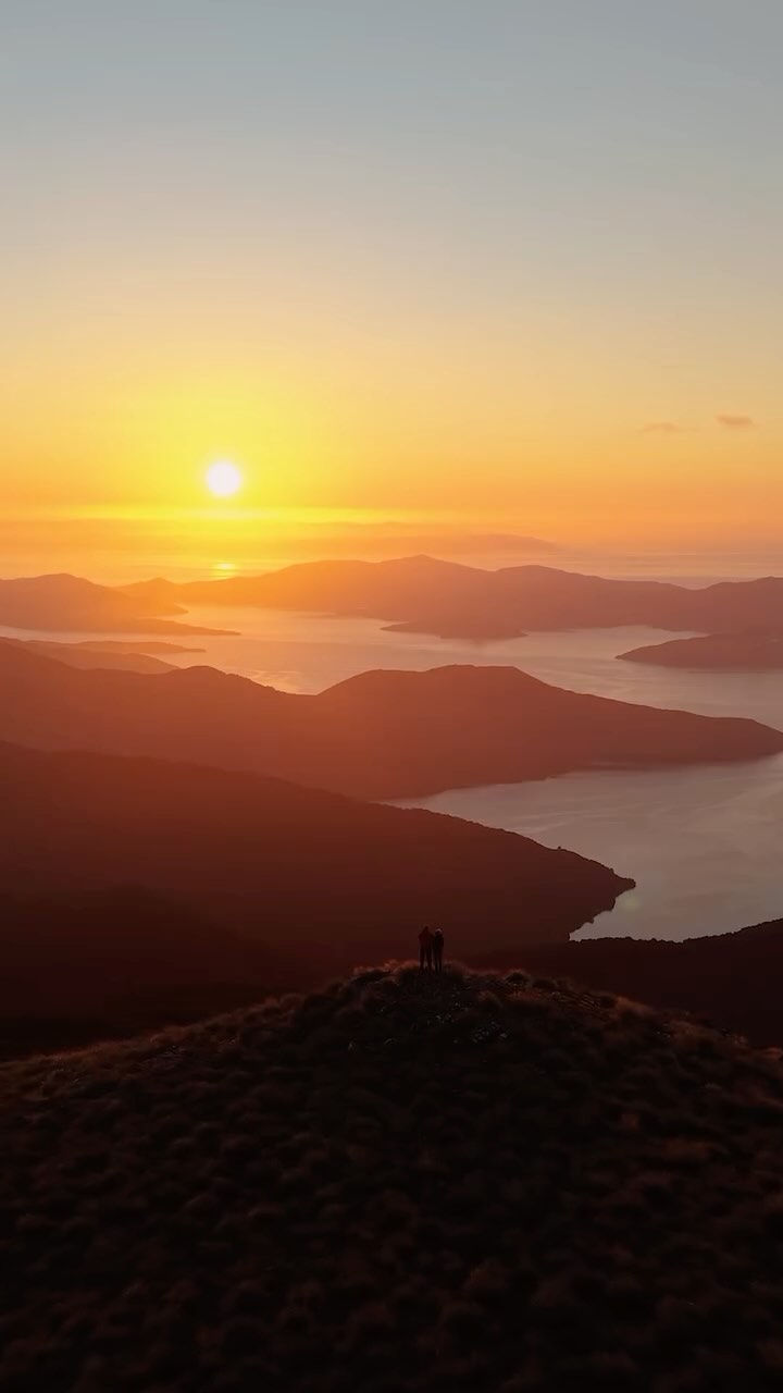 https://d2zmqyh8caa94h.cloudfront.net/creator_social_media_contents/instagram/reels/DJqfCOKRJrn/DJqfCOKRJrn.mp4