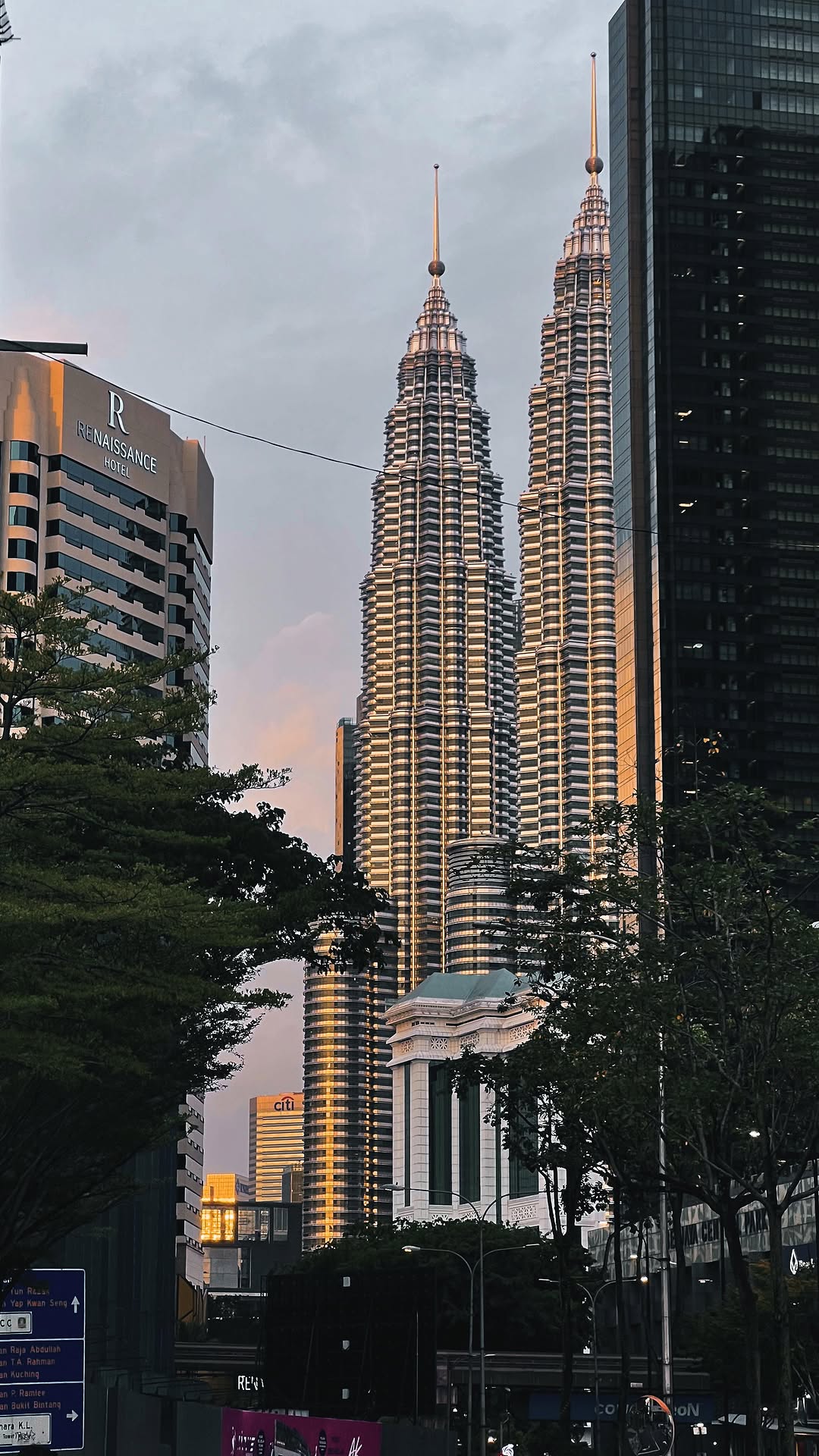 https://d2zmqyh8caa94h.cloudfront.net/creator_social_media_contents/instagram/reels/DKmgwb2v09d/DKmgwb2v09d.mp4