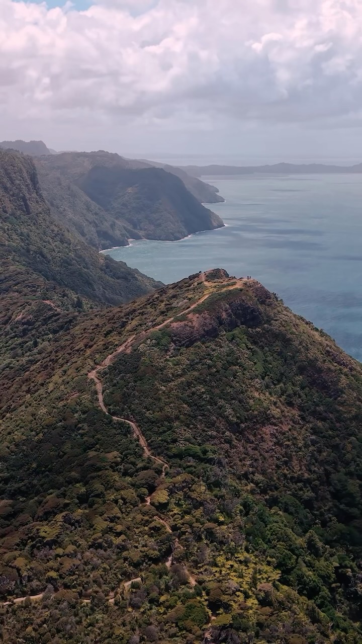 https://d2zmqyh8caa94h.cloudfront.net/creator_social_media_contents/instagram/reels/DLwzdCSRpca/DLwzdCSRpca.mp4