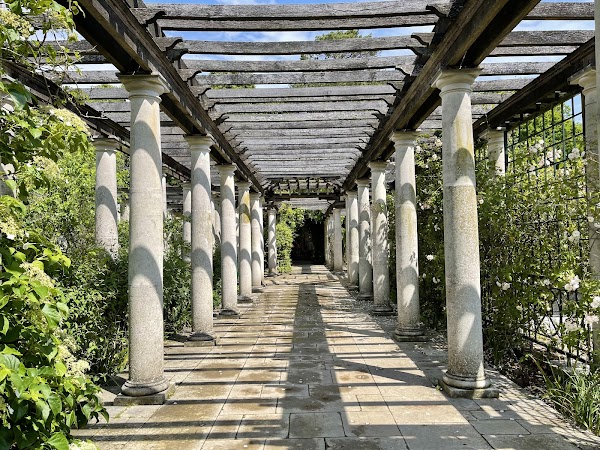 The Hill Garden and Pergola 4