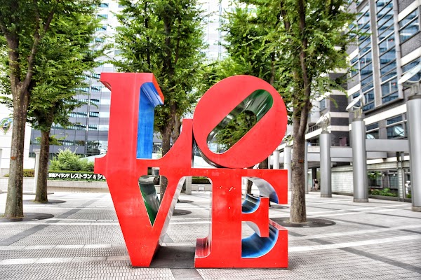 Iconic "LOVE" Landmarks Around the Globe 14