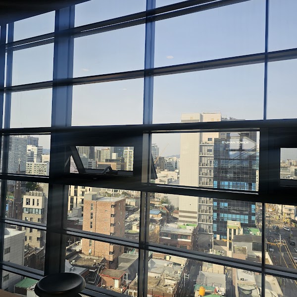 헬로먼데이 성수일로점