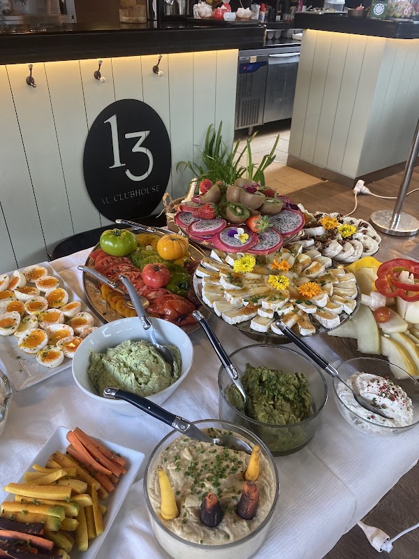 Treize 13 au Clubhouse: Paris Jean Bouin 4