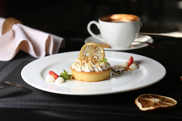 Mealea Restaurant, Fine Dining, Western & Traditional Asian Cuisine 5