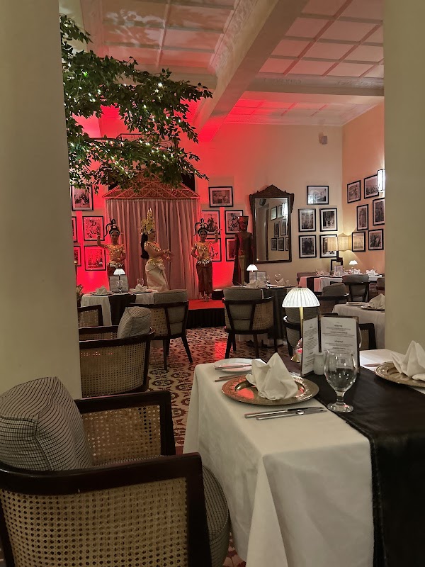 Mealea Restaurant, Fine Dining, Western & Traditional Asian Cuisine 2