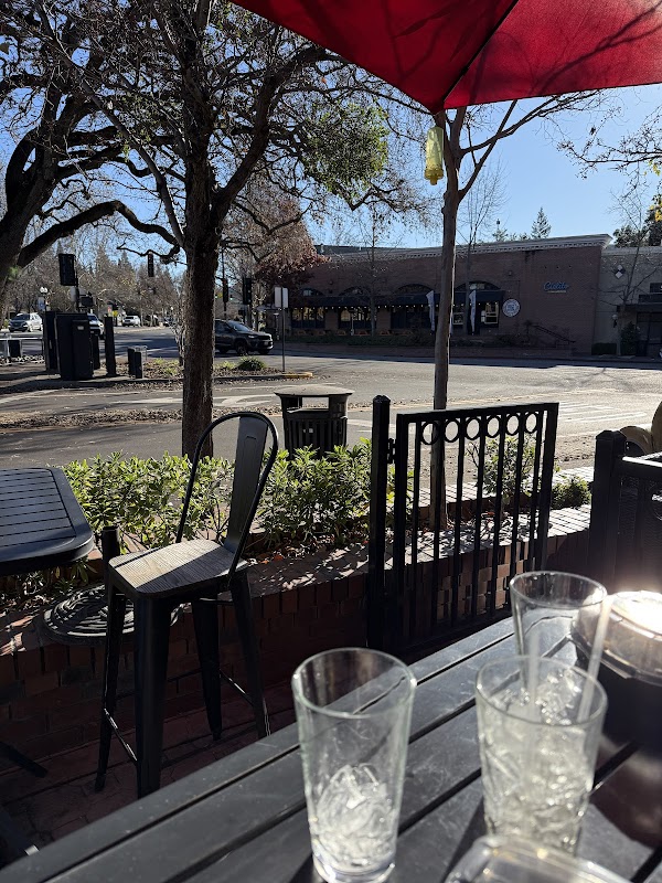 Crumbs Breakfast, Lunch & Bar 2