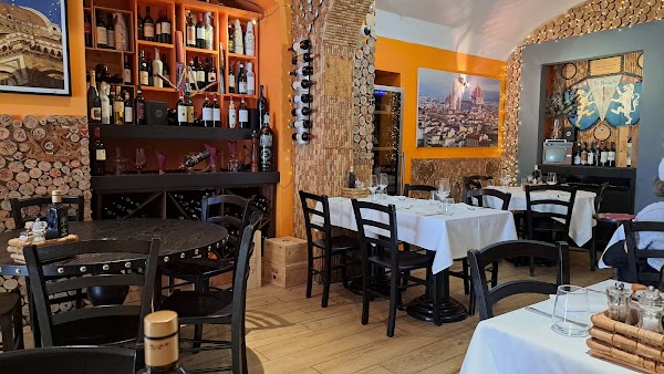 La Buchetta Food & Wine Restaurant 5