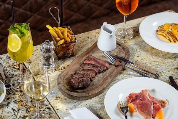 Smith's Bar & Grill 3