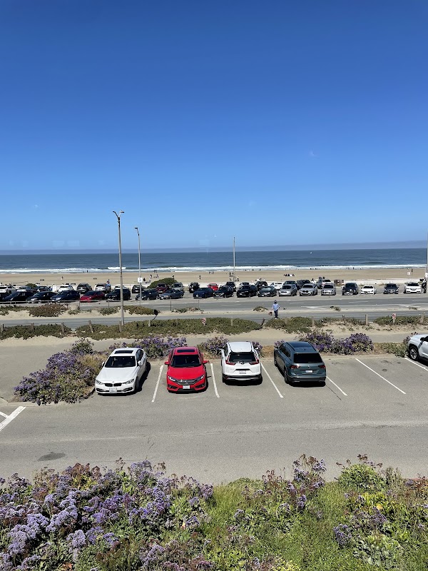 Beach Chalet Brewery and Restaurant 3